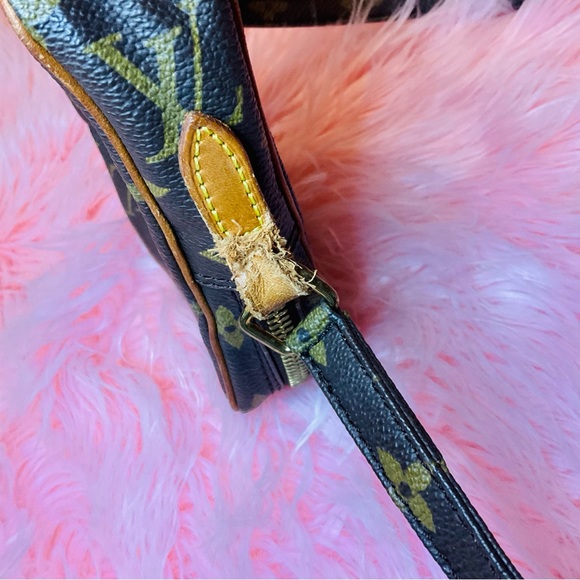 AUTHENTIC Vintage Louis Vuitton Danube crossbody camera bag - Picture 6 of 11